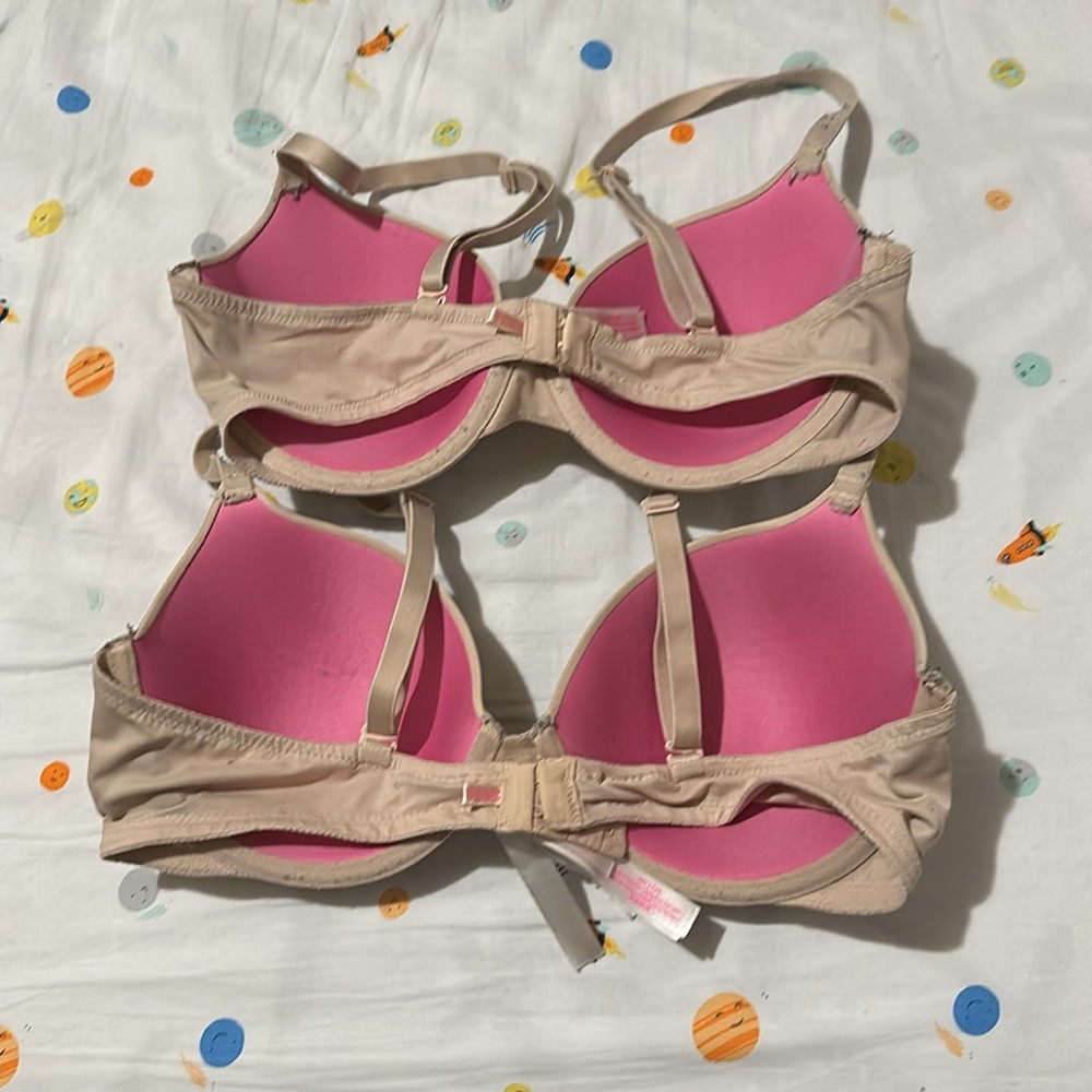 Pink Bras - Picture 2 of 2